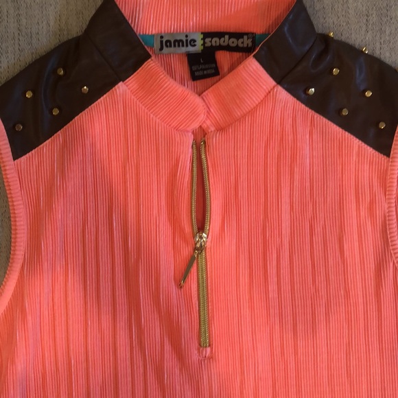 Golf top with faux leather shoulders and gold studs - Picture 6 of 9